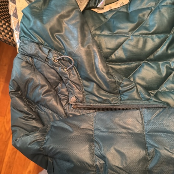 Light down athleta mid thigh jacket - Picture 3 of 4